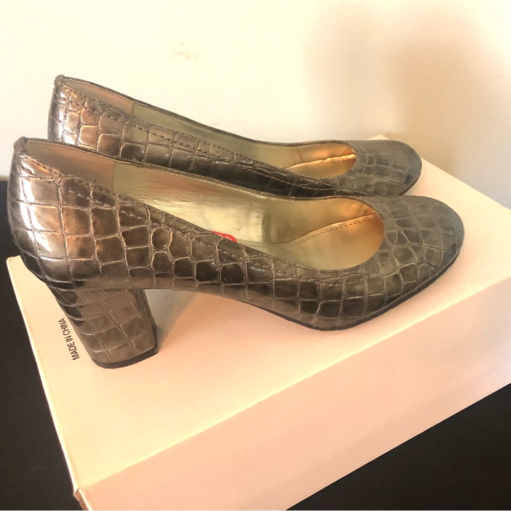 Anne Klein Grey Heels
